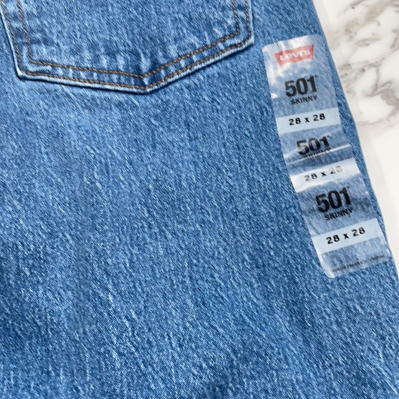 24 HR SALE ONLY Levi’s 501 High Rise Raw Hem Jeans - Picture 6 of 6